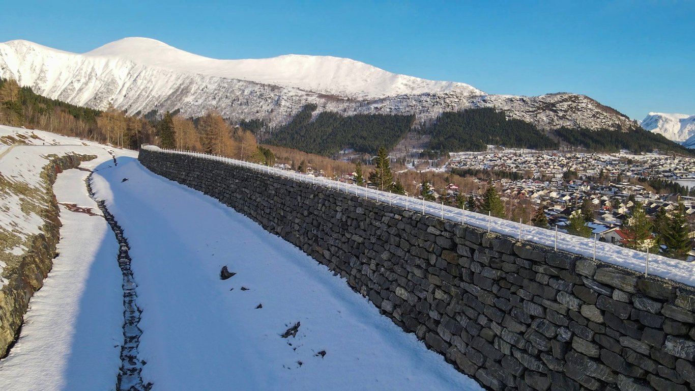 Jordarmeringsnett | geoteknikk | støttemur | Brødrene Dahl
