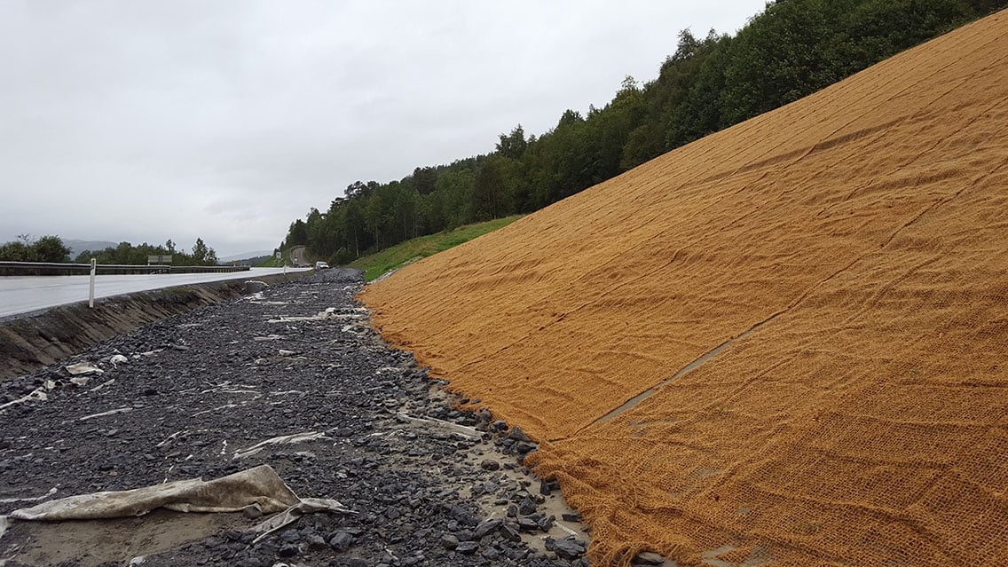 [IB] Kokosnett mot erosjon | sikring | Geoteknikk | Geosyntia | Brødrene Dahl
